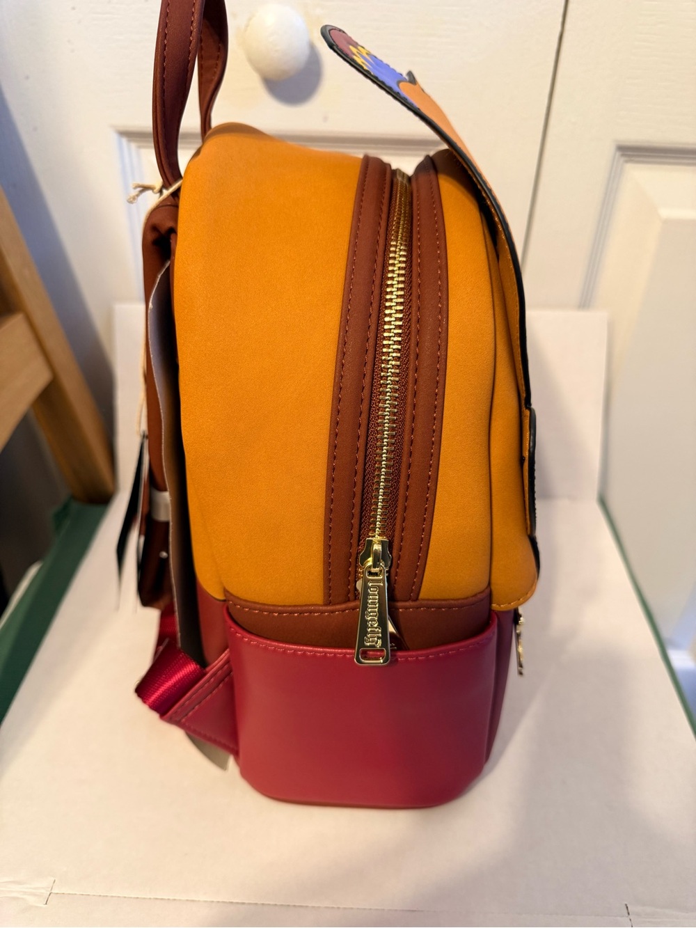 Loungefly Disney Aladdin 30th Anniversary Abu backpack - Picture 6 of 9